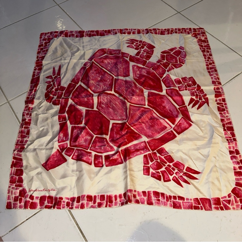 Pauline trigere vintage silk turtle scarf